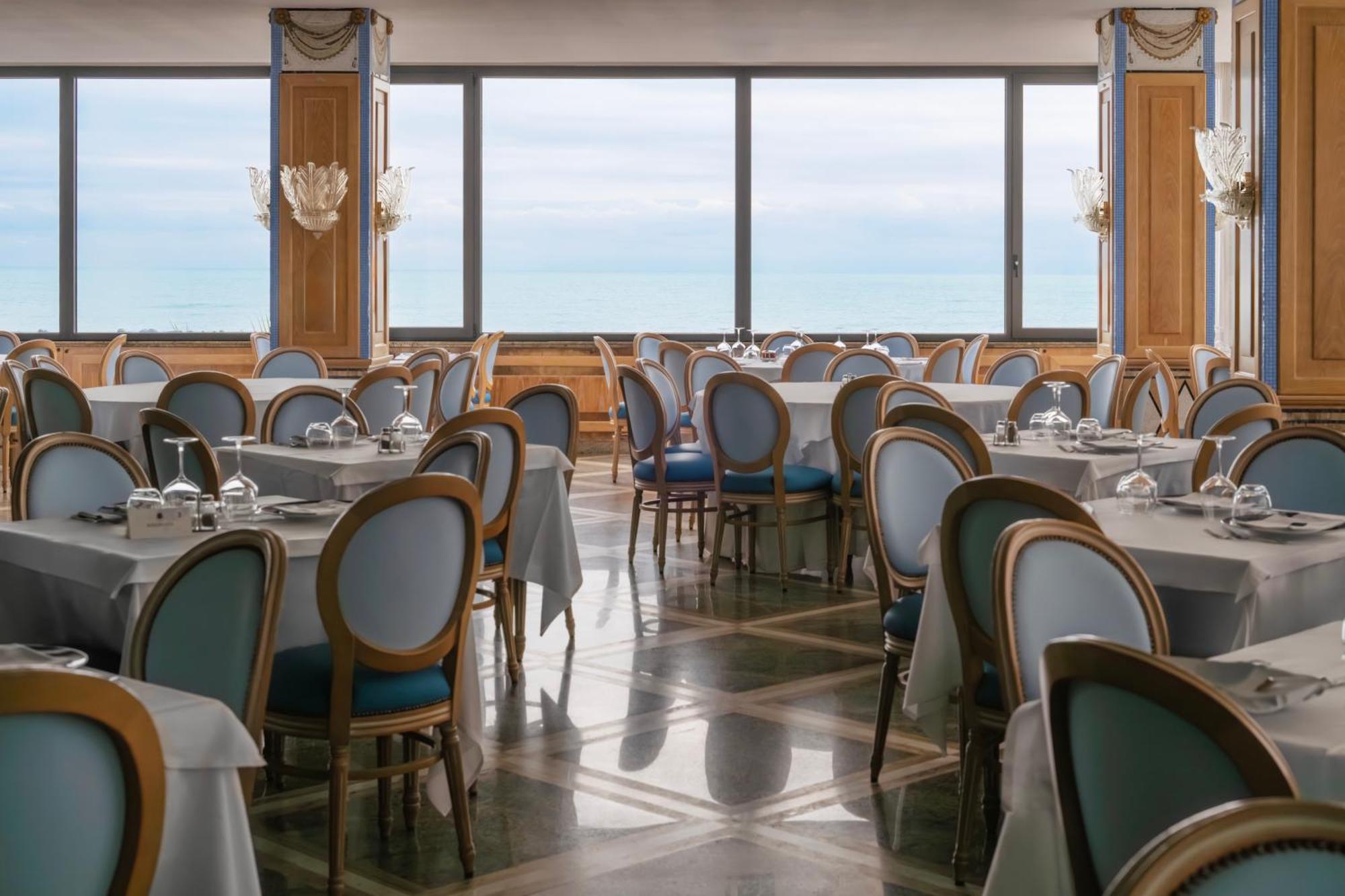 Hotel Promenade Montesilvano Marina Exteriör bild
